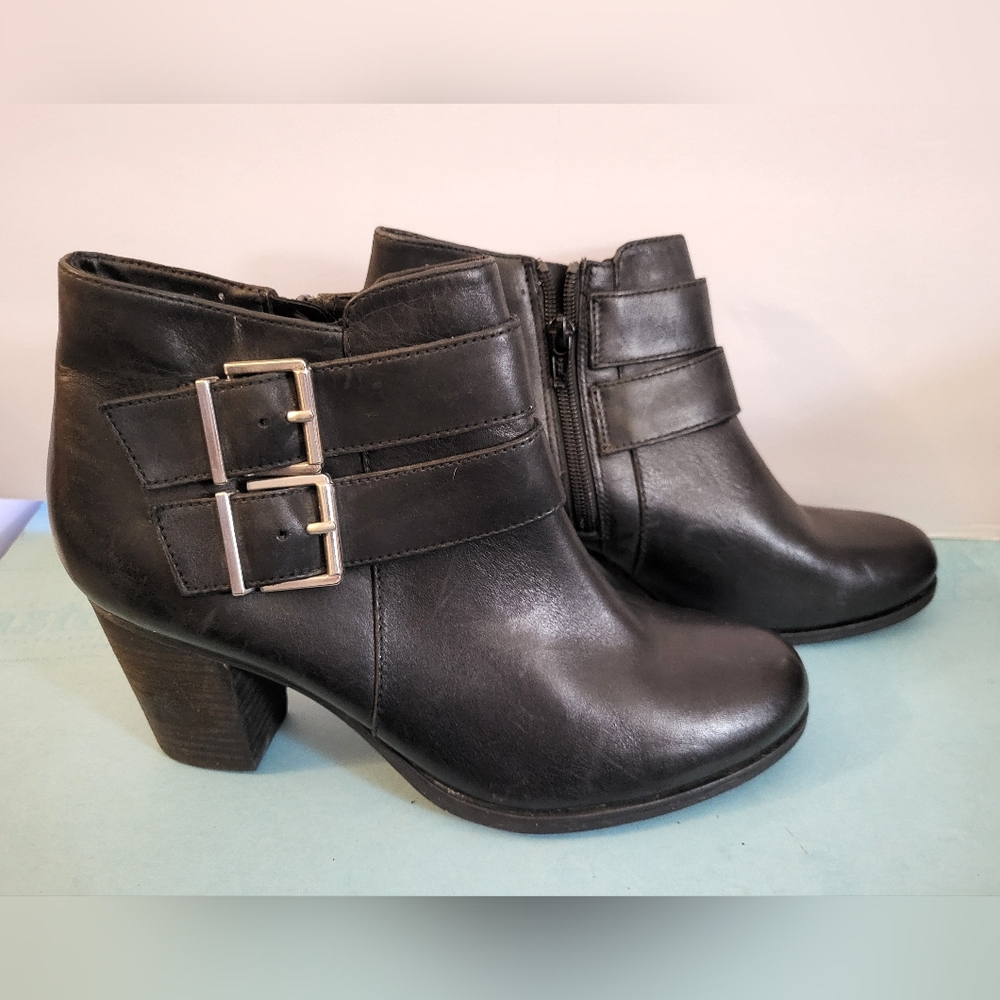 NWOT Ladies Clark's Artisan Black Ankle Boots sz 9.5